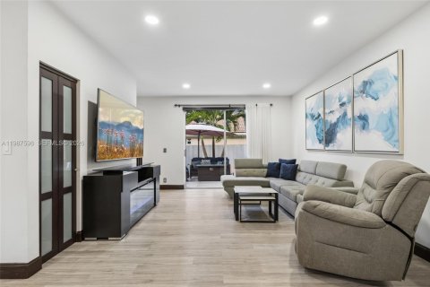 Снять в аренду виллу или дом в Мирамар, Флорида 3 спальни, 154.22м2, № 2049034 - фото 15