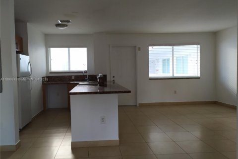 Condo in North Bay Village, Florida, 1 bedroom  № 1952520 - photo 11