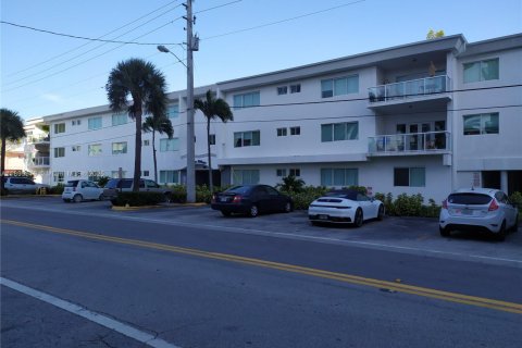 Condo in North Bay Village, Florida, 1 bedroom  № 1952520 - photo 2