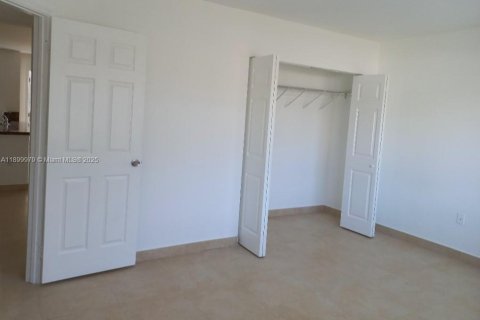 Condo in North Bay Village, Florida, 1 bedroom  № 1952520 - photo 14