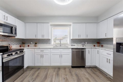 Casa en alquiler en Winter Haven, Florida, 3 dormitorios, 116.22 m2 № 1916582 - foto 16