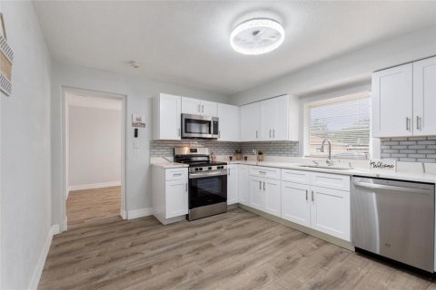 Casa en alquiler en Winter Haven, Florida, 3 dormitorios, 116.22 m2 № 1916582 - foto 14