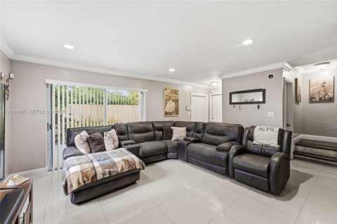 Adosado en venta en Miami, Florida, 3 dormitorios, 146.97 m2 № 2193677 - foto 22