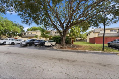 Adosado en venta en Miami, Florida, 3 dormitorios, 146.97 m2 № 2193677 - foto 2