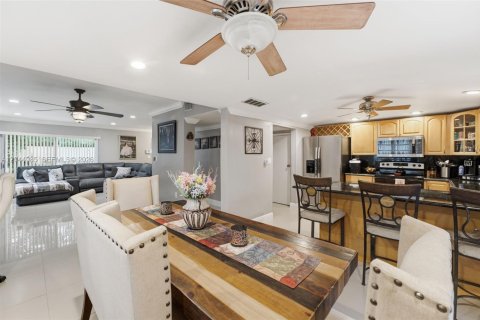 Adosado en venta en Miami, Florida, 3 dormitorios, 146.97 m2 № 2193677 - foto 27