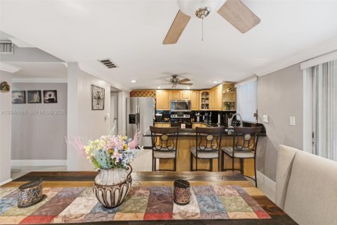 Adosado en venta en Miami, Florida, 3 dormitorios, 146.97 m2 № 2193677 - foto 26