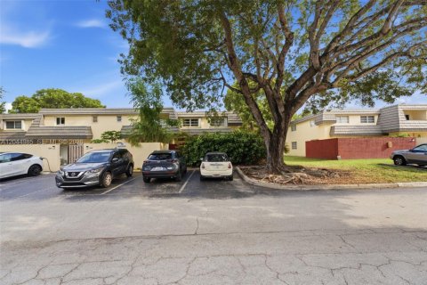 Adosado en venta en Miami, Florida, 3 dormitorios, 146.97 m2 № 2193677 - foto 3