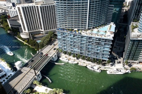 Condominio en alquiler en Miami, Florida, 2 dormitorios, 108.51 m2 № 2078241 - foto 18