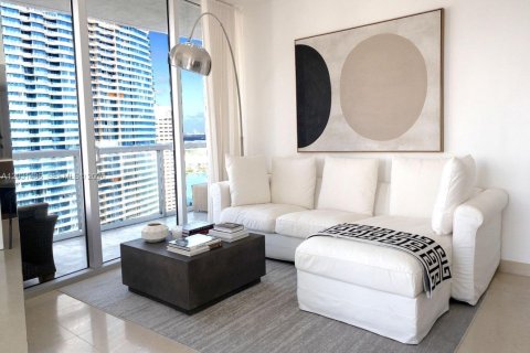 Condominio en alquiler en Miami, Florida, 2 dormitorios, 108.51 m2 № 2078241 - foto 16