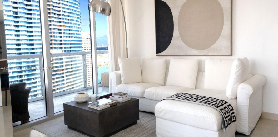 Condominio en Miami, Florida, 2 dormitorios № 2078241