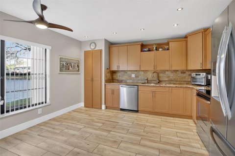 Townhouse in Plantation, Florida 3 bedrooms, 159.23 sq.m. № 2030132 - photo 10