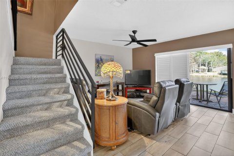 Townhouse in Plantation, Florida 3 bedrooms, 159.23 sq.m. № 2030132 - photo 19