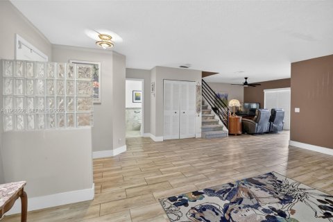 Townhouse in Plantation, Florida 3 bedrooms, 159.23 sq.m. № 2030132 - photo 7