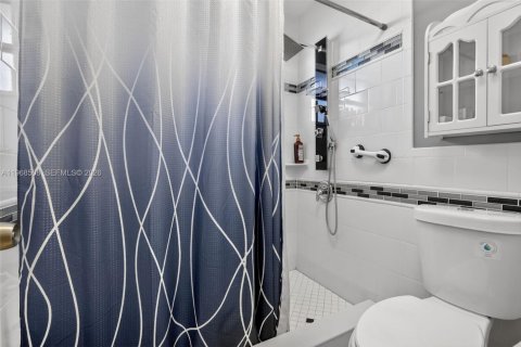 Townhouse in Plantation, Florida 3 bedrooms, 159.23 sq.m. № 2030132 - photo 26