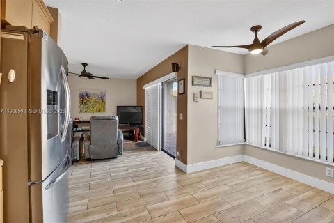 Townhouse in Plantation, Florida 3 bedrooms, 159.23 sq.m. № 2030132 - photo 12