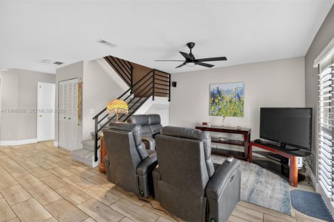 Townhouse in Plantation, Florida 3 bedrooms, 159.23 sq.m. № 2030132 - photo 15