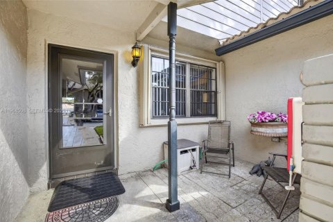 Townhouse in Plantation, Florida 3 bedrooms, 159.23 sq.m. № 2030132 - photo 4