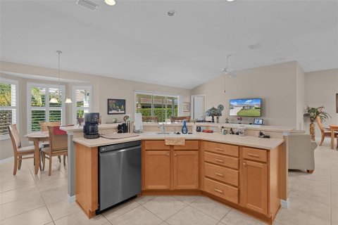 House in The Villages, Florida 3 bedrooms, 162.3 sq.m. № 2095144 - photo 22