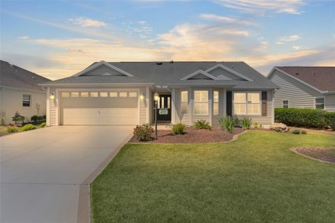 Casa en The Villages, Florida 3 dormitorios, 162.3 m2 № 2095144