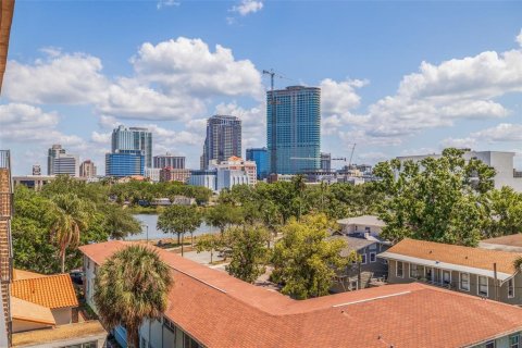 Condominio en venta en Saint Petersburg, Florida, 1 dormitorio, 62.24 m2 № 1734992 - foto 2