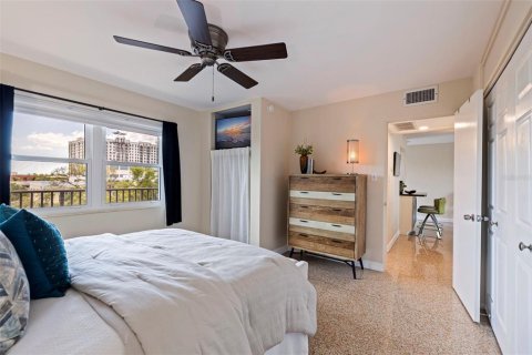 Condominio en venta en Saint Petersburg, Florida, 1 dormitorio, 62.24 m2 № 1734992 - foto 18