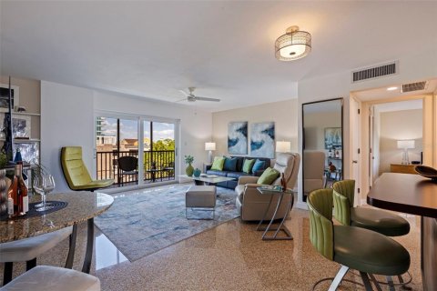 Condominio en venta en Saint Petersburg, Florida, 1 dormitorio, 62.24 m2 № 1734992 - foto 8