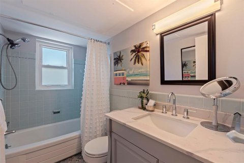Condominio en venta en Saint Petersburg, Florida, 1 dormitorio, 62.24 m2 № 1734992 - foto 20