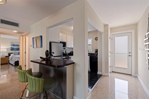 Condominio en venta en Saint Petersburg, Florida, 1 dormitorio, 62.24 m2 № 1734992 - foto 6