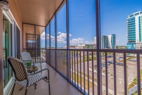 Condominio en venta en Saint Petersburg, Florida, 1 dormitorio, 62.24 m2 № 1734992 - foto 24