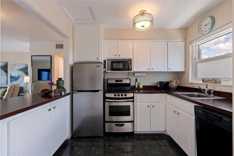 Condominio en venta en Saint Petersburg, Florida, 1 dormitorio, 62.24 m2 № 1734992 - foto 4