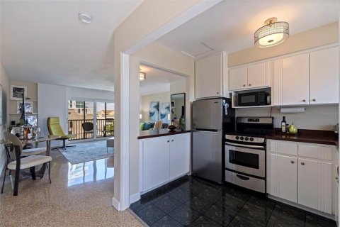 Condominio en venta en Saint Petersburg, Florida, 1 dormitorio, 62.24 m2 № 1734992 - foto 3