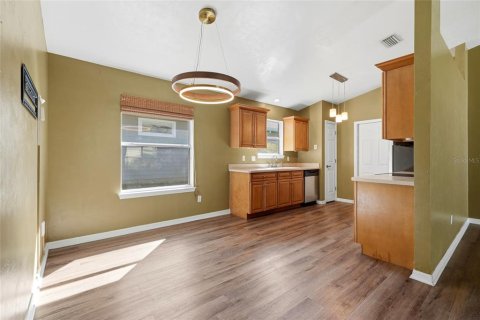 Купить виллу или дом в Алачуа, Флорида 8 комнат, 124.67м2, № 2416694 - фото 10