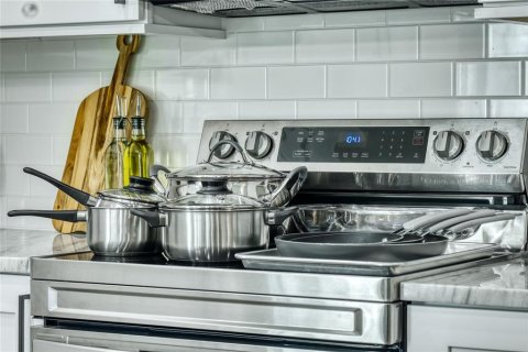 Купить коммерческую недвижимость в Энглвуд, Флорида 6 спален, 243.96м2, № 1871226 - фото 8