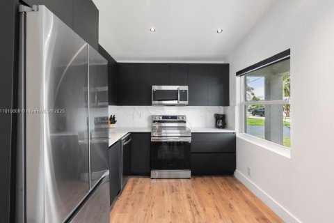 Terreno en venta en Hallandale Beach, Florida № 1935492 - foto 30