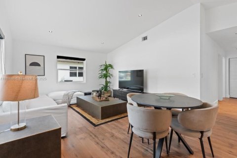 Terreno en venta en Hallandale Beach, Florida № 1935492 - foto 28