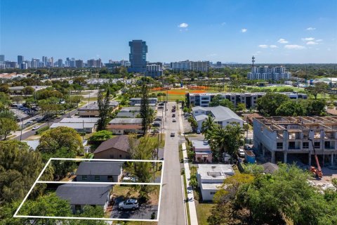 Terreno en venta en Hallandale Beach, Florida № 1935492 - foto 1
