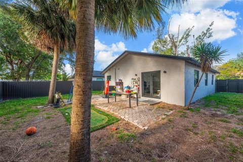 Terreno en venta en Hallandale Beach, Florida № 1935492 - foto 16