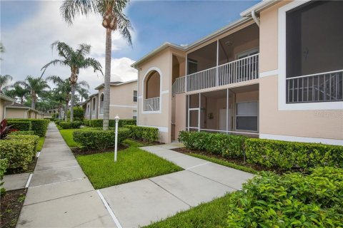 Condo in Sarasota, Florida, 2 bedrooms  № 213417 - photo 4