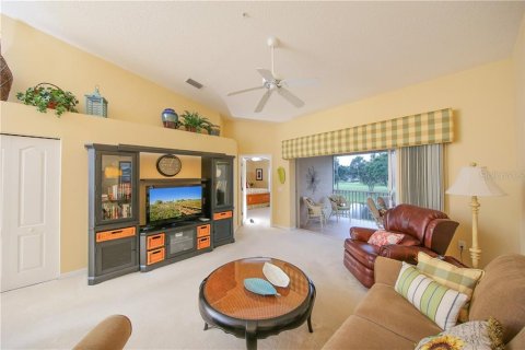 Condo in Sarasota, Florida, 2 bedrooms  № 213417 - photo 9