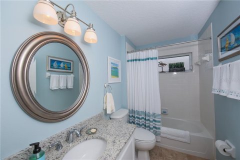 Condo in Sarasota, Florida, 2 bedrooms  № 213417 - photo 17