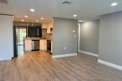 Villa ou maison à vendre à Hudson, Floride: 2 chambres, 112.23 m2 № 2126847 - photo 4