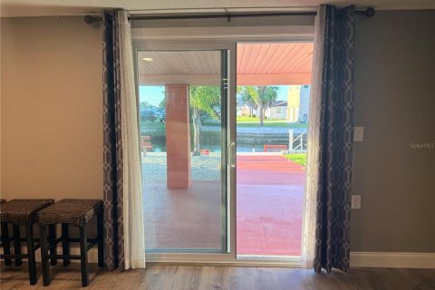 Villa ou maison à vendre à Hudson, Floride: 2 chambres, 112.23 m2 № 2126847 - photo 15