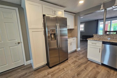 Villa ou maison à vendre à Hudson, Floride: 2 chambres, 112.23 m2 № 2126847 - photo 10