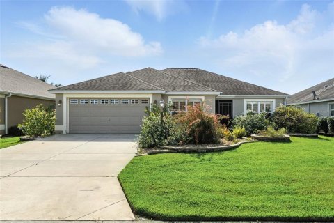 House in The Villages, Florida 3 bedrooms, 173.26 sq.m. № 1801463 - photo 1