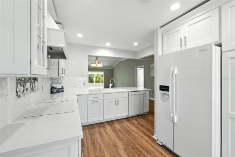 House in The Villages, Florida 3 bedrooms, 173.26 sq.m. № 1801463 - photo 20
