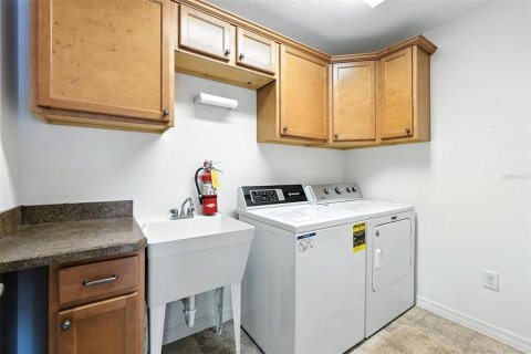 House in The Villages, Florida 3 bedrooms, 173.26 sq.m. № 1801463 - photo 30