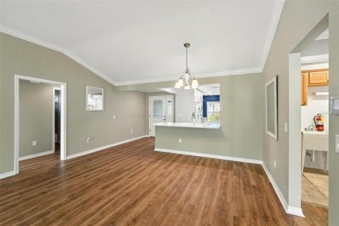 House in The Villages, Florida 3 bedrooms, 173.26 sq.m. № 1801463 - photo 12