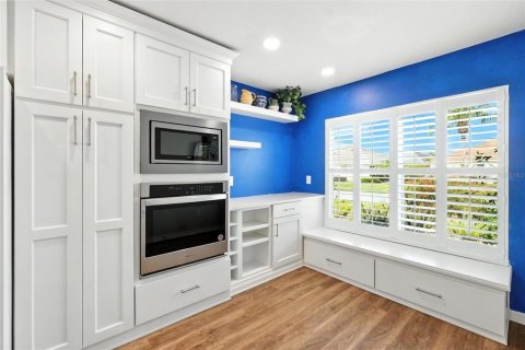 House in The Villages, Florida 3 bedrooms, 173.26 sq.m. № 1801463 - photo 18