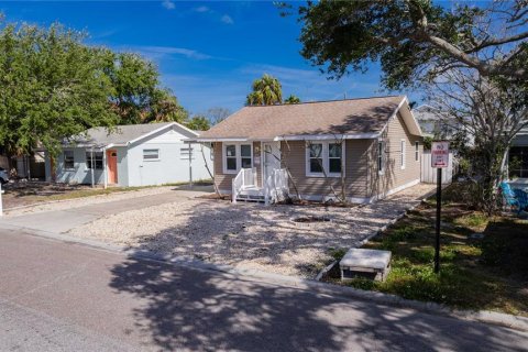 Casa en venta en Indian Rocks Beach, Florida, 2 dormitorios, 86.96 m2 № 1643086 - foto 2