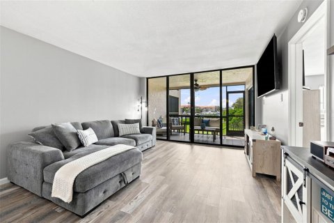 Condominio en venta en Tarpon Springs, Florida, 2 dormitorios, 98.94 m2 № 2347701 - foto 15